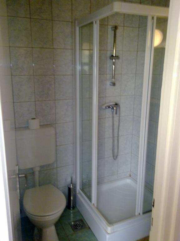 Hotel Eszterhazy Karoly Egyetem Erlau Zimmer foto